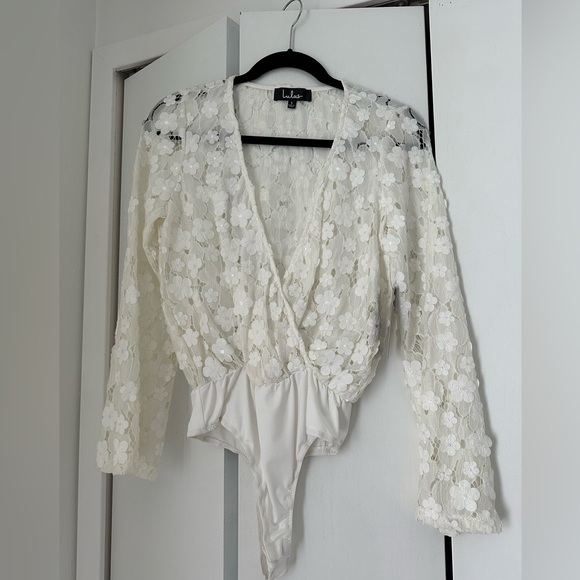 Lulu’s NWT Floral Bodysuit - Picture 2 of 6